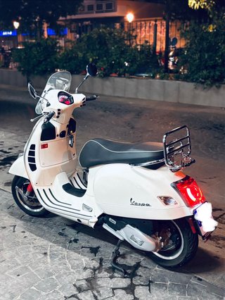 Vespa GTS 125 Blanca - 3.912 km