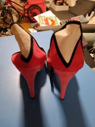Tacones vintage negros y rosa