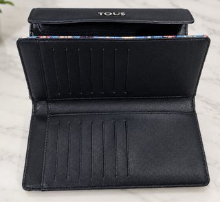 Cartera Tous azul con estampado floral