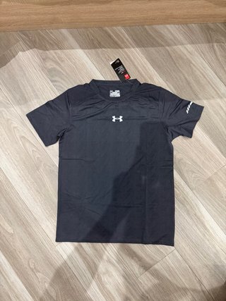 Camiseta Under Armour ajustada