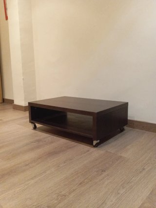 Mesa de centro wengue con ruedas