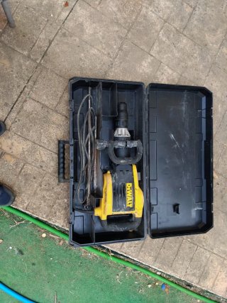 Martillo demoledor DeWalt con maletín