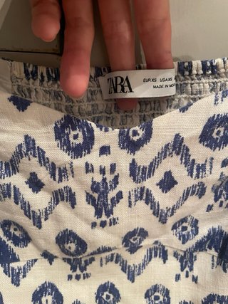 Crop top Zara estampado azul y blanco