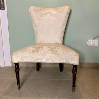 Poltroncina vintage damascata elegante