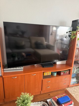 Mueble de salón madera y cristal