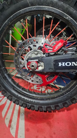 Honda CRF250R 2007 2 escapes