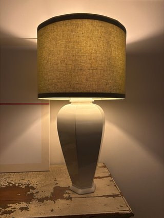 Lámpara de mesa cerámica y tela