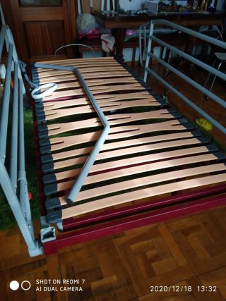 Cama articulada metálica con somier
