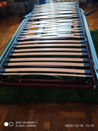 Cama articulada metálica con somier