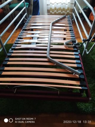 Cama articulada metálica con somier