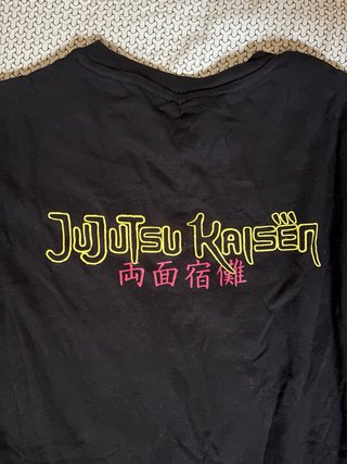 Camiseta Bershka anime Jujutsu Kaisen Talla XS