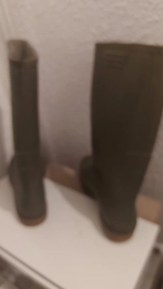 Botas de agua duras