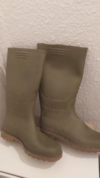 Botas de agua duras
