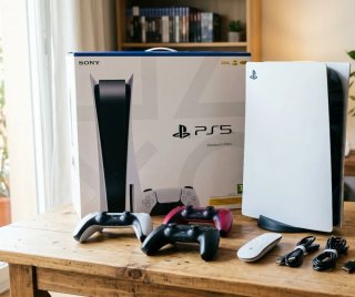 Consola PS5+mando y accesorios