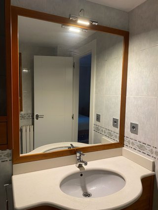 Conjunto Muebles de baño madera con espejo, grifo