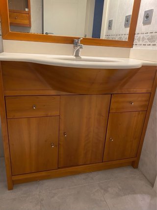 Conjunto Muebles de baño madera con espejo, grifo