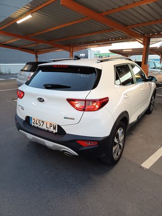 KIA Stonic 2021. Hibrido. Etiqueta ECO.