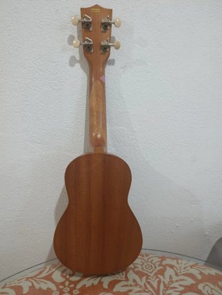 Ukelele Kala Makala Soprano MK-S + Afinador +Funda