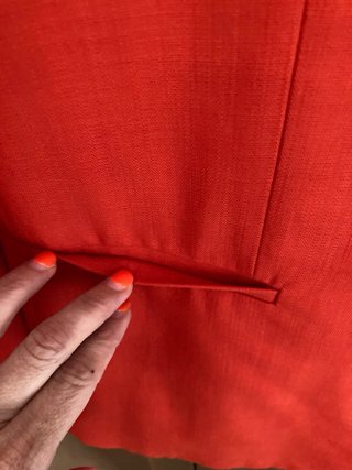 Blazer rojo con hombreras