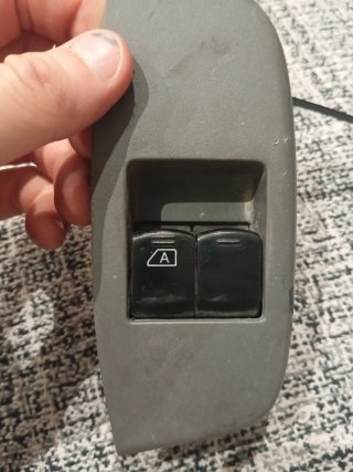 Mando elevalunas Nissan NV200
