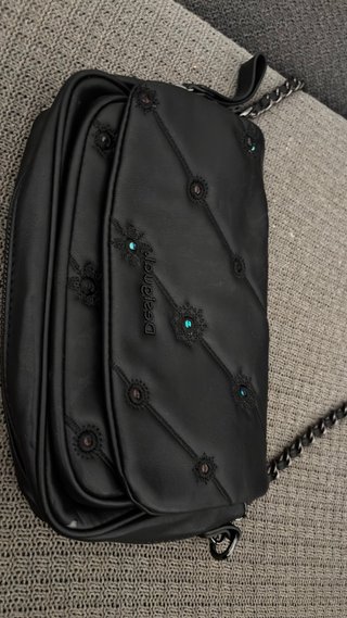 Bolso Negro Desigual