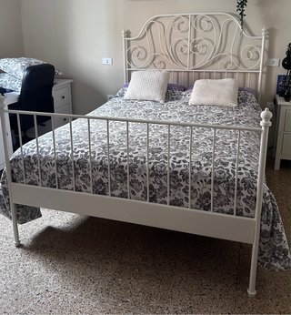Cama de metal Ikea 140x200