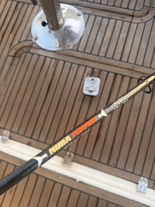 Caña y carrete de pesca Popping