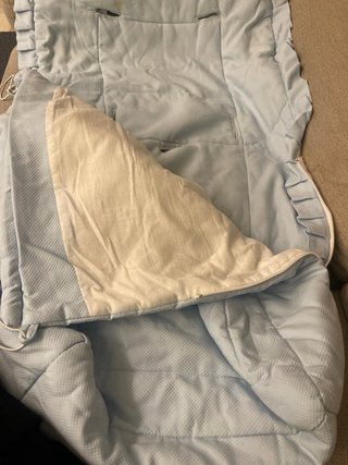 Funda para silla de bebé azul en pique.