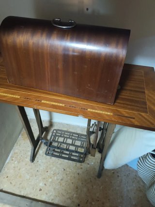Máquina de coser Alfa antigua