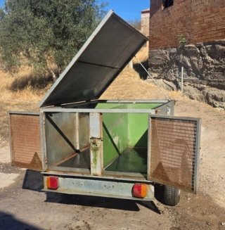 Remolque para transporte de perros