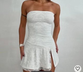 Vestido blanco de encaje sin tirantes