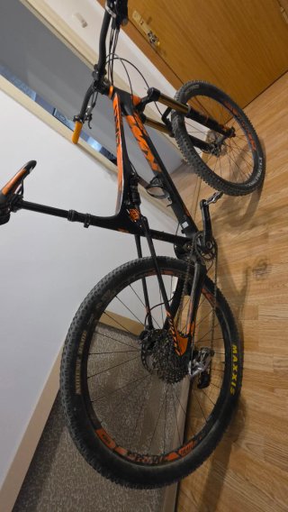 Bicicleta Montaña full Carbono KTM