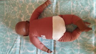 Muñeco Aemi, masaje infantil
