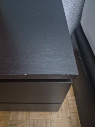 Set di due comodini neri