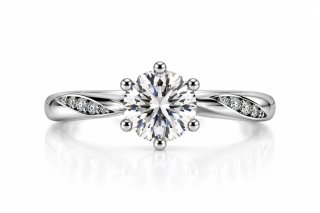 Anillo de plata con diamantes
