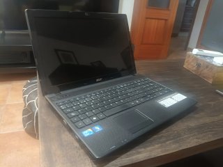 Portátil Acer Aspire 5742