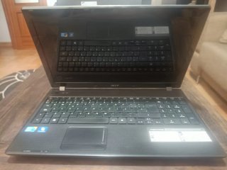 Portátil Acer Aspire 5742