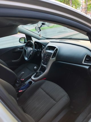Opel Astra 2013