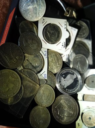 Lote Billetes, Sellos y Monedas de Plata