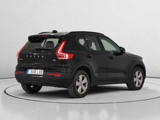 Volvo XC40 T2 Momentum Core Auto 95 kW (129 CV)