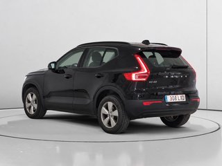 Volvo XC40 T2 Momentum Core Auto 95 kW (129 CV)