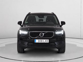 Volvo XC40 T2 Momentum Core Auto 95 kW (129 CV)