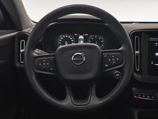 Volvo XC40 T2 Momentum Core Auto 95 kW (129 CV)
