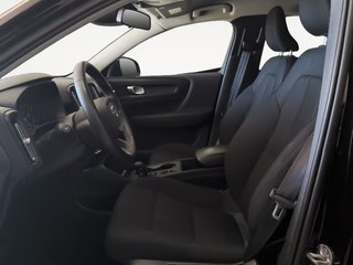 Volvo XC40 T2 Momentum Core Auto 95 kW (129 CV)