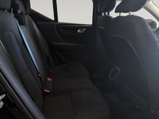 Volvo XC40 T2 Momentum Core Auto 95 kW (129 CV)