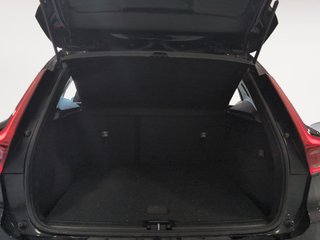 Volvo XC40 T2 Momentum Core Auto 95 kW (129 CV)
