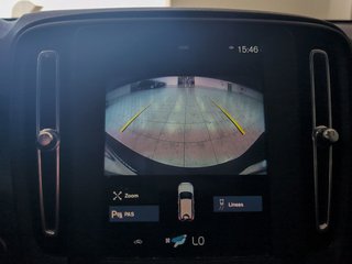 Volvo XC40 T2 Momentum Core Auto 95 kW (129 CV)