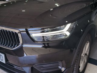 Volvo XC40 T2 Momentum Core Auto 95 kW (129 CV)