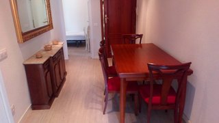 Sillas de madera clásicas tapizadas