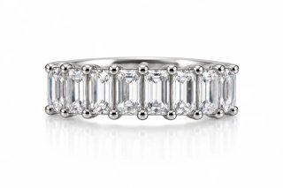 Anillo de plata con diamantes